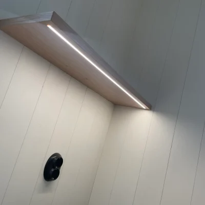 Elektriker installerar infälld ledlist i uddevalla